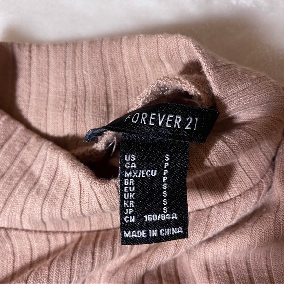 Forever 21 Tie-Back Crop Top - Picture 5 of 5